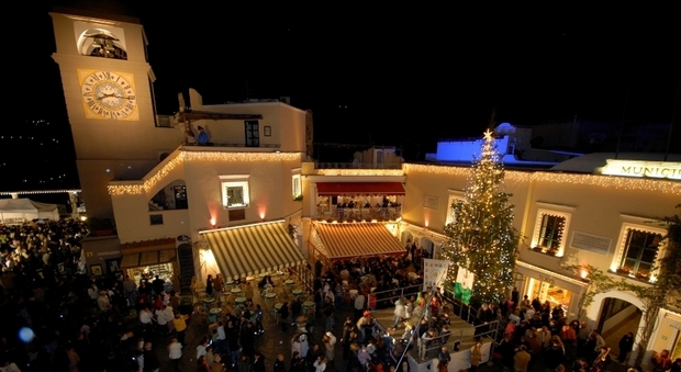 Capri, neve artificiale e mercatini natalizi in Piazzetta, torna l'appuntamento con la Val di Sole