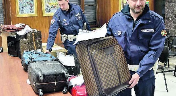 Rubavano bagagli dagli alberghi di lusso, presa banda di peruviani
