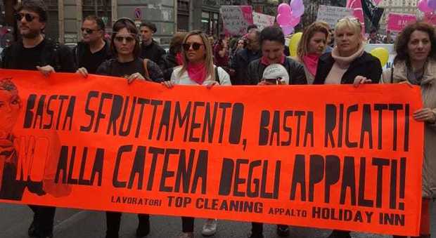 Napoli, scioperano e il giorno dopo scatta licenziamento: «Una violenza inaccettabile»