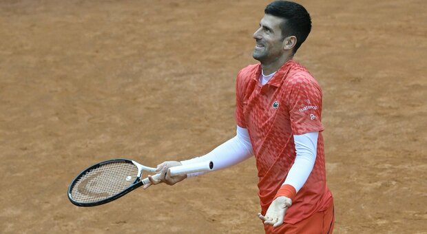 Internazionali tennis, Djokovic: «Freddo e pioggia, mai vista una cosa così a Roma»