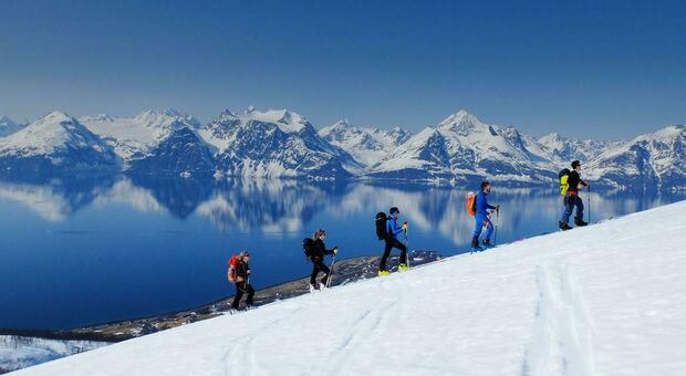 La meta. Il Jiehkkevárri di 1833 metri è la vetta più alta della contea di Troms a pochi chilometri del punto