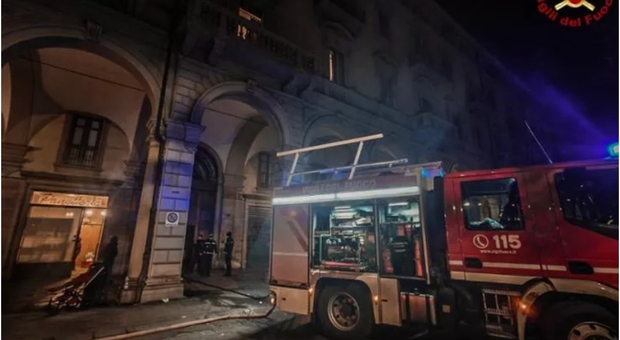 Incendio in un appartamento a Torino, morta una ragazza di 25 anni. «Ipotesi corto circuito»