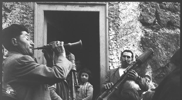 Napulitanata presenta «Pasolini e Lomax: la tradizione musicale campana in mostra» dal 10 novembre