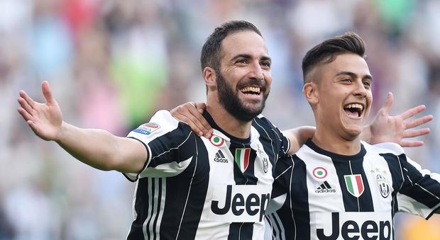 Juventus, tutto facile con il Sassuolo: 3-1 Super Higuain, doppietta. Tris di Pjanic