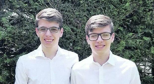 Luca e Marco, gemelli-prodigio anche all'esame di maturità: entrambi centini