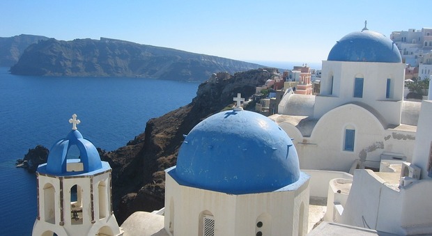 Santorini, le 7 cose da fare (e vedere) sull'isola greca