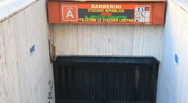 Roma, metro A: ancora chiuse fermate Barberini e Spagna, ma non lo annunciano su tutti i treni