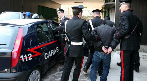 Napoli, il camorrista evade dai domiciliari e va dal barbiere: arrestato