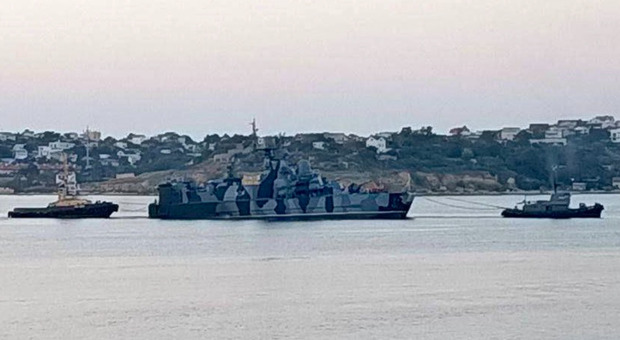 Navi russe spostate dalla Crimea al Mar d'Azov, cosa sta succedendo? «Paura degli attacchi di Kiev»