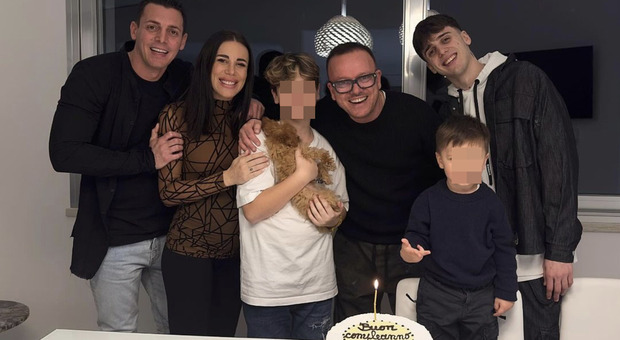 Gigi D'Alessio, festa di compleanno con tutti i suoi figli: «Il mio patrimonio»