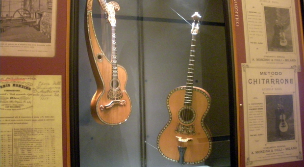 Due pezzi della collezione Monzino conservata al Castello Sforzesco
