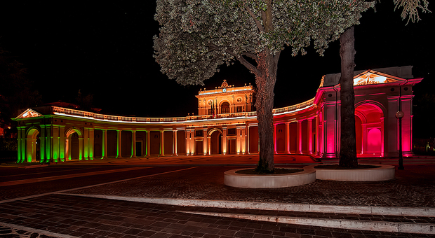 Palazzo dell'Emiciclo tricolore - foto Roberto Dundee