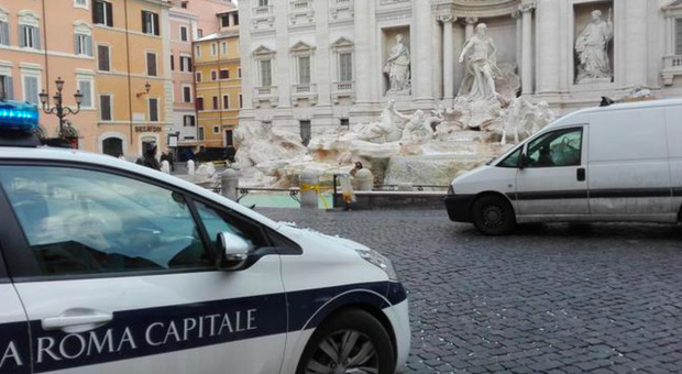Roma, addio ai furbetti del triplo pass per disabili: nel centro storico stop a più di 106 mila auto