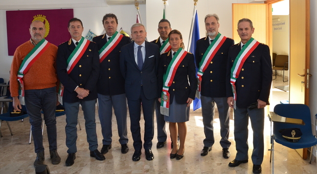 Ancona, sciarpe tricolori ai nuovi funzionari di polizia: la cerimonia alla presenza del Questore Cesare Capocasa