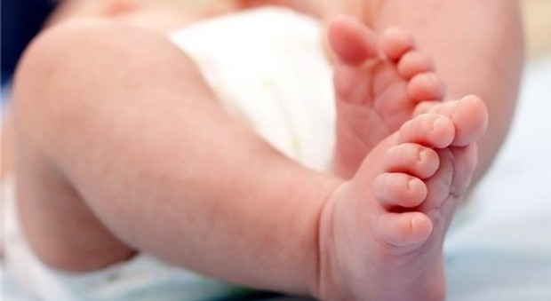 Montecassiano, bimbo di cinque mesi trovato morto dai genitori nella culla
