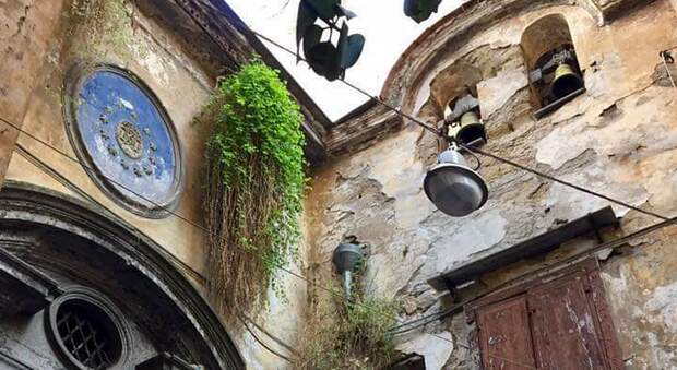 Napoli, il restauro della facciata di Santa Luciella con l'iniziativa #GenerazioneBerna