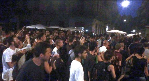 Torino, scontri nel quartiere della movida, nuova grana per la Appendino: "Mai più, spazi di tutti"