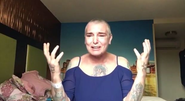 Sinead O'Connor, video choc su Fb. "Viva grazie al mio psichiatra, sono sola e tutti mi trattano male"