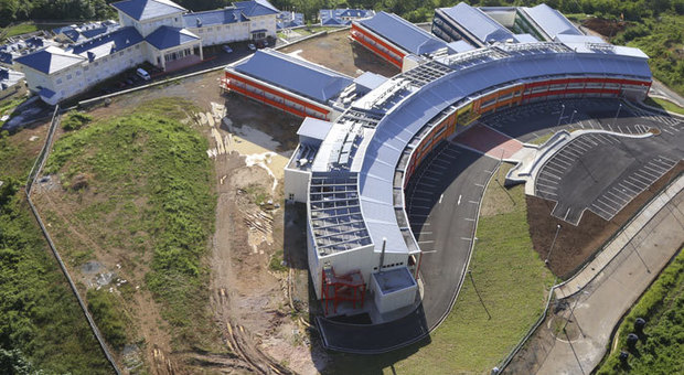 Il nuovo Ospedale Nazionale di Santa Lucia, realizzato da Inso nelle Piccole Antille (foto dal sito www.inso.it)