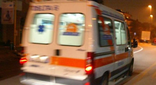 Verona, cammina di notte lungo la strada: 29enne investito e ucciso da un'auto