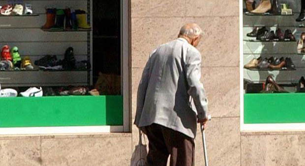 Fano, rubano 70mila euro ad un anziano «Servono soldi per sbloccare l'eredità»