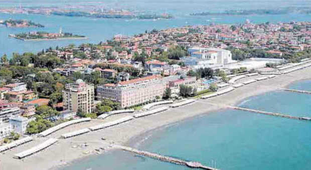 Campania, capitali in fuga: 7,5 milioni finiti nel Nord-Est, si punta sugli hotel di Venezia