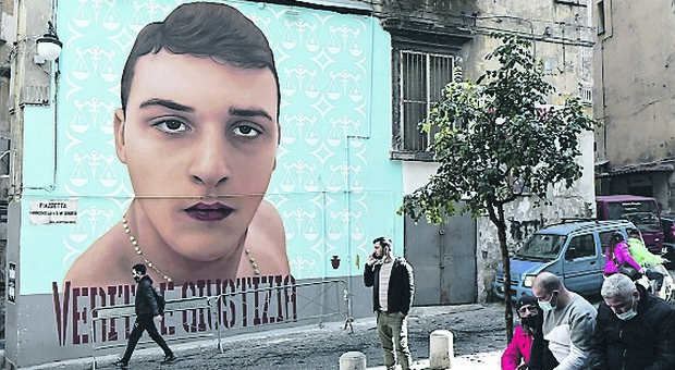 Murale per Ugo Russo, il Comune: «Va cancellato in 30 giorni»