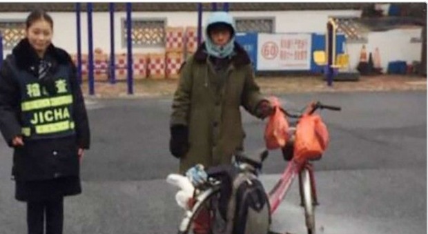 Prova a tornare a casa in bicicletta: cinese pedala 480 chilometri nella direzione sbagliata