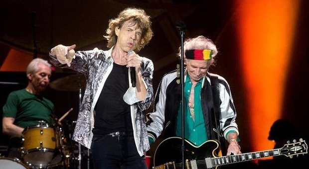Gli Stones infiammano il Circo Massimo, fan in delirio, Jagger & Co. scatenati: «L'Italia vincerà il Mondiale»