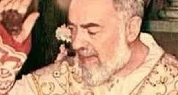 Le reliquie di Padre Pio tornano in Campania dopo 100 anni