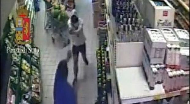 Rapina a supermercato, tra gli arrestati una ragazza 13 anni