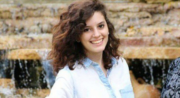 Studentessa stuprata e uccisa a 21 anni mentre era al telefono su FaceTime con la sorella