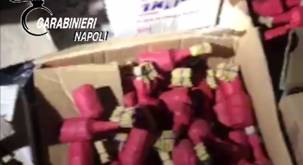 Rendini, cipolle e batterie pirotecniche in un magazzino: un arresto a Ercolano