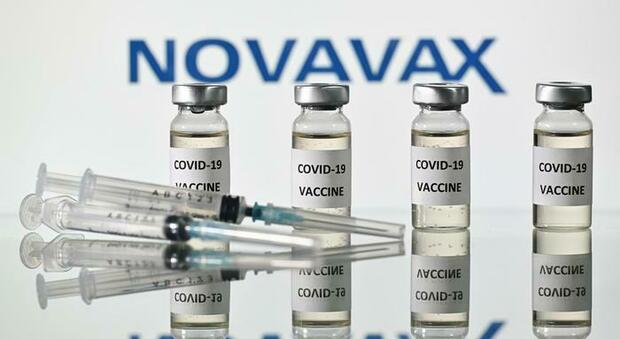 Vaccino Novavax, c'è la data per l'ok dell'Ema: il 20 dicembre riunione straordinaria