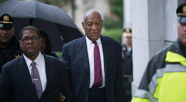 Bill Cosby condannato, molestò una 16enne alla Playboy Mansion