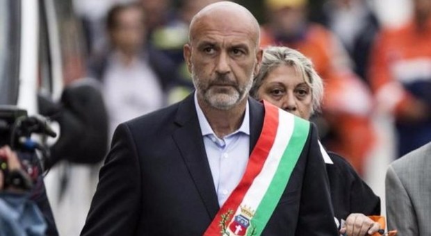 Pirozzi lascia Amatrice: «Da sindaco impossibile salvare il mio paese»