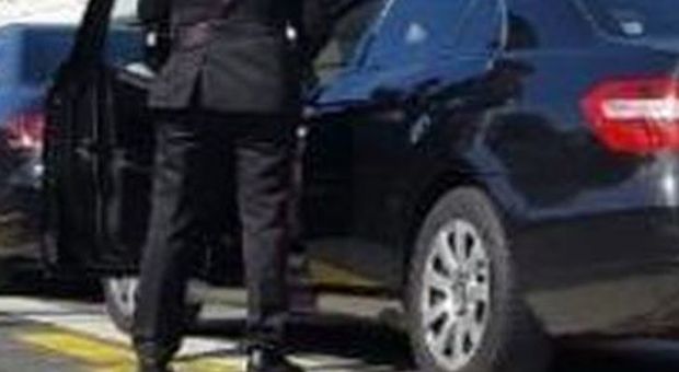 Fiumicino, ncc abusivo multato per 1.700 euro: affittava una Cadillac senza autorizzazioni