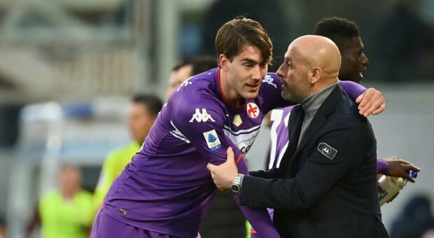 Fiorentina-Salernitana 4-0, un super Vlahovic trascina ancora la Viola. Per Colantuono è sprofondo