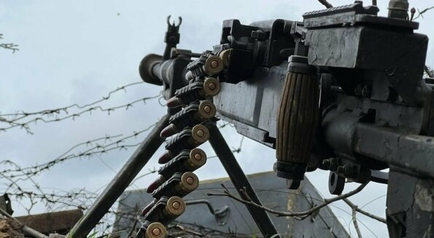 Maxim, la mitragliatrice di oltre 100 anni usata dagli ucraini. «Più affidabile di quelle moderne»