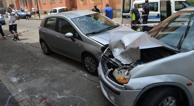 Incidente a Napoli, l'autista sotto inchiesta: «Per salutare un amico ho ucciso quel bimbo»