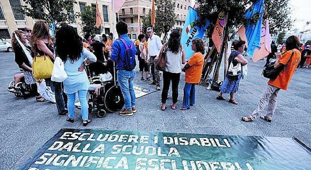 Napoli, diritto alla scuola negato agli alunni disabili