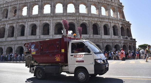 Roma, flop pulizie delle ville storiche: tocca all'Ama, ma costa di più