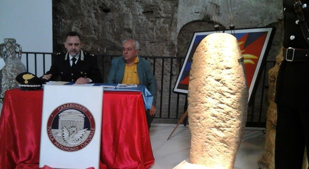Mondolfo, una stele picena vecchia di 2.500 anni usata come panchina