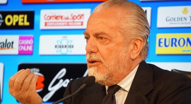 Napoli, a Benevento contestato De Laurentiis: «ADL buffone»