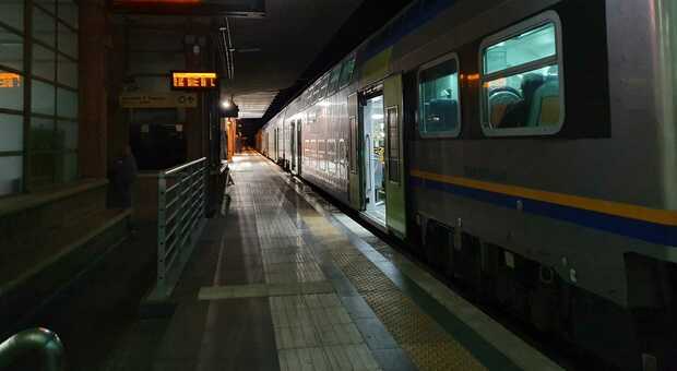 Investito e ucciso dal treno un 29enne: ferma la linea Bologna-Stanghella, circolazione sospesa per ore
