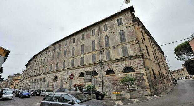 Palazzo San Benedetto a Pesaro, sbloccato l’appalto: la commissione torna a valutare le 7 offerte per i lavori