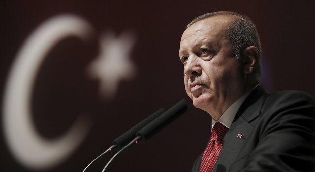 Libia, Erdogan: «La Turchia manderà truppe se richieste dal governo di Tripoli, c'è il rischio di un'altra Siria»