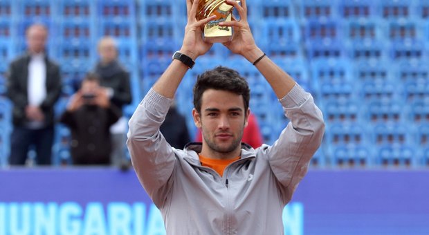 Budapest, Berrettini vince il torneo battendo in finale il serbo Krajinovic. L'azzurro: «Davvero felice, non ero venuto con grandi ambizioni»
