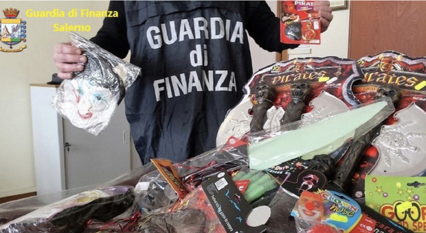 Salerno, il blitz di Carnevale: sequestrati 110mila prodotti fuorilegge