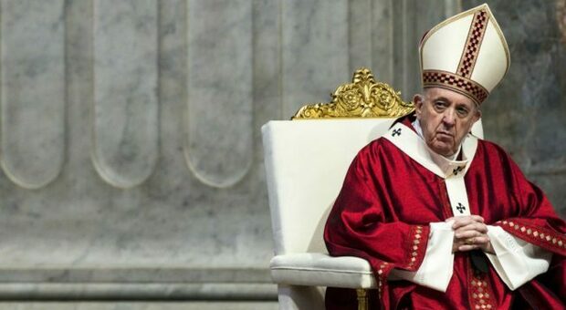 Vittima (ora maggiorenne) scrive al Papa: sono stato abusato e il prete è stato trasferito a Ferrara